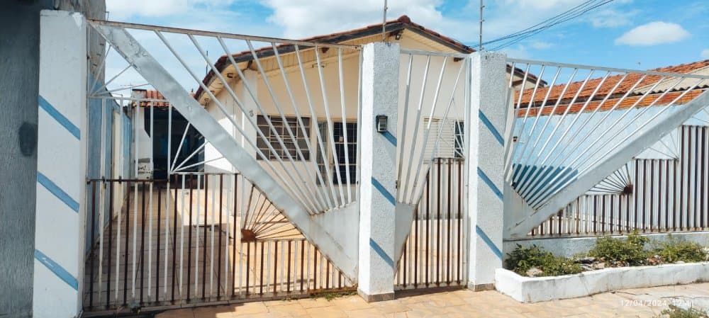 Casa - Várzea Grande, MT no bairro Residencial Alice Gonçalves - 1