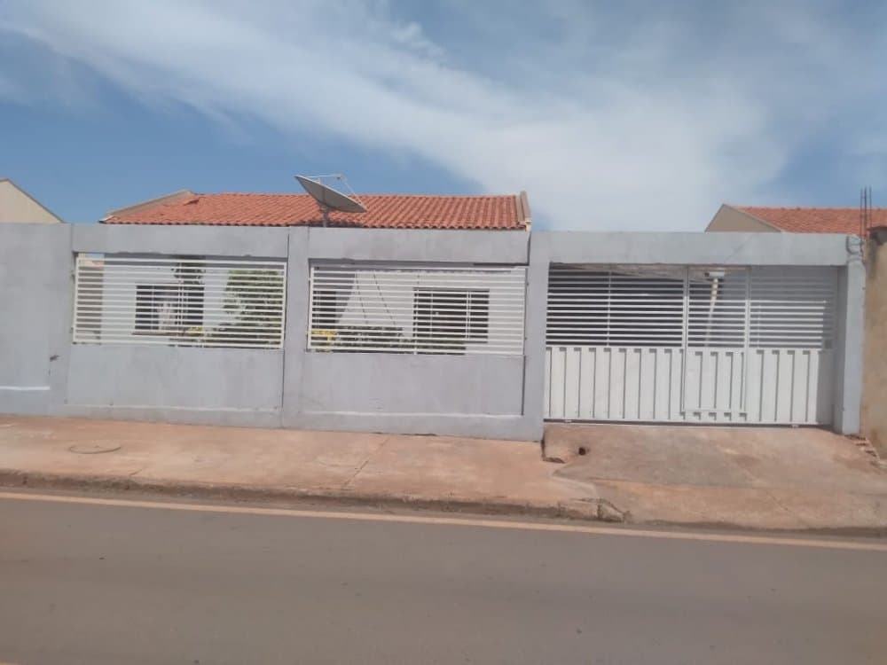 Casa - Várzea Grande, MT no bairro Petrópolis - 1